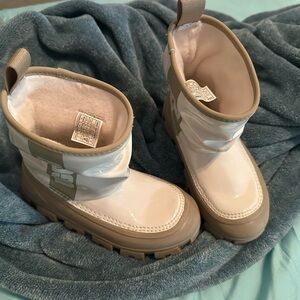Stylish Beige and White Winter Boots